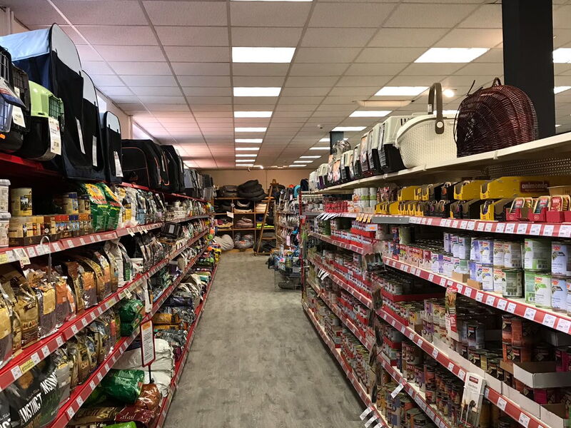 Alles für Tiere - Filiale Braunschweig Futterwand